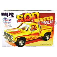 MPC Skill 2 Model Kit 1981 Chevrolet 4x4 Stepside Pickup Truck "Sod Buster" 1/25 Scale Model