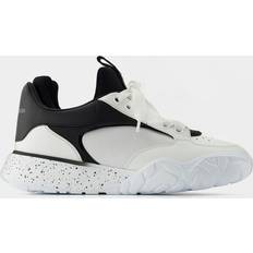 Alexander McQueen Skor Alexander McQueen Sneakers with logo WHITE