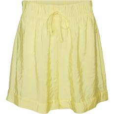 Dam - Guld Shorts Vero Moda Shorts Goldfinch