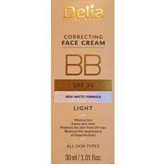Matte BB-creams Delia Cosmetics BB Farvet fugtighedscreme SPF 30 Skygge Light 30 ml