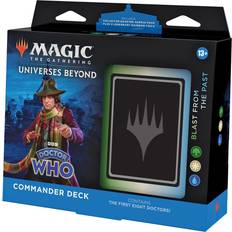 Magic: The Gathering Sällskapsspel Magic: The Gathering Magic: The Gathering – Doctor Who-Commander-kortlek – Blast from the Past lek med 100 kort, samlarbooster-provpaket med 2 kort tillbehör Engelsk Version