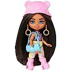 Barbie Extra Fly Safari Reiseoutfit mit Tiermuster und Styling-Accessoires, bewegliche Puppe mit langen Haaren und Puppenständer, für Kinder ab 6 Jahren, HPT57