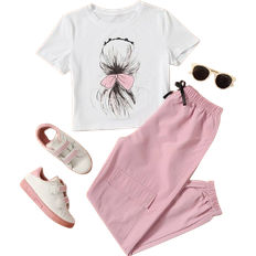 160 Övriga sets Shein Kid's EVRYDAY Girls 1pc Figure Graphic Tee with 1pc Cargo Pants