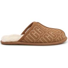 UGG Unisexe Chaussons UGG Scuff Graphic - Chestnut Tan