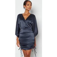 Bubbleroom Blåa Klänningar Bubbleroom Kimberly Satin Dress Dark blue