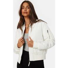 Bubbleroom Ytterklær Bubbleroom Diane Bomber Jacket Cream