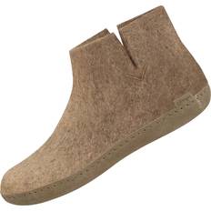 Filtankelstøvle, Sand