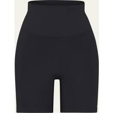 Skiing - Women Pants & Shorts SKIMS Short Black Soft Smoothing Seamless