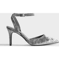 Nelly Mid heels Grå Open Pointy Pump Klackskor
