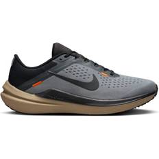 Skor Nike Air Winflo 10 - Smoke Grey/Safety Orange/Khaki/Black