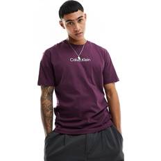 Calvin Klein Purple T-shirts Calvin Klein – Hero – Lila t-shirt med logga