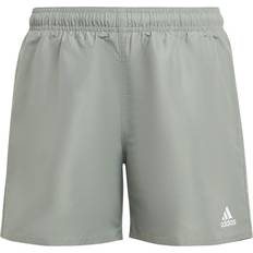 Grün Badehosen adidas Classic Badge of Sport Badeshorts Kinder AESX silgrn/white Grün