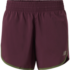 New Balance Mies Vaatteet New Balance Accelerate Juoksushortsit 5 Inch Short - Punainen