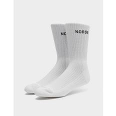 Norse Projects Undertøj Norse Projects Men's Bjarki Logo Socks White 15.5/9/16/7/7.5/14.5/8/15/8.5/12.5/6/13/13.5/14/6.5/11/4.5/11.5/5/12/5.5/9.5/10/3.5/3/10.5/4/On