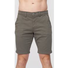 W38 Shorts Duck and Cover Moreshore Chino Shorts Olive Olive