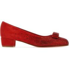 Ferragamo Korot & Korkokengät Ferragamo Red Suede Vara Pumps