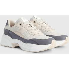 Tommy Hilfiger chunky feminine runner sneakers