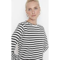 Tops Trendyol Collection Beige-Ecru Striped Regular/Normal fit Basic Crew Neck Knitted T-Shirt TWOAW23TS00002. White/Brown/Black