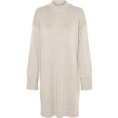 Abito di maglia - Bianco Vestiti Vero Moda Gold Soft Knit Jumper Dress with side Splits in Soft Cream