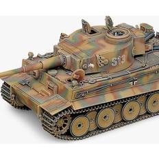 Academy 1/35 Scale Tiger 1 Early Version with Interior Model Kit