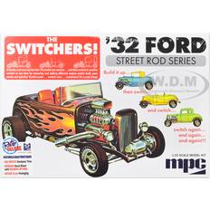 MPC Skill 2 Model Kit 1932 Ford Street Rod Series "The Switchers" 1/25 Scale Model