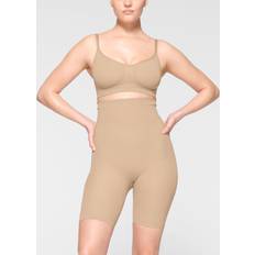 Beige - Skiing Shorts SKIMS Womens Clay Sculpt Fitted Stretch-woven Shorts