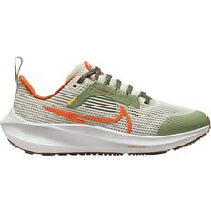 Children's Shoes Nike Air Zoom Pegasus 40 GS - Oil Green Campfire Orange