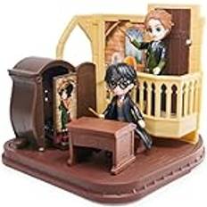 Wizarding World 6066026 Harry Potter, Magical Minis, Verteidigung gegen die dunklen Künste-Spielset mit 2 Figuren, 5 Zubehörteilen, Spielzeug für Kinder, Medium