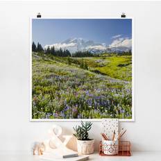 Rouge Affiches Poster Mountain Meadow With Red Flowers in Front of Mt. Rainier Affiche