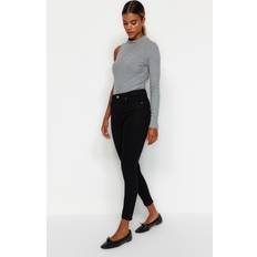 Trendyol Collection Kvinnors svart hög midja skinny utan att bleka jeans