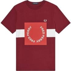 Fred Perry Red T-shirts Fred Perry M8521 A27 Graphic T-Shirt