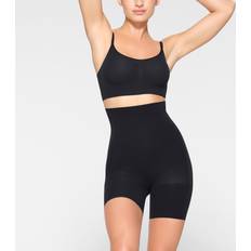 Skiing - Women Shorts SKIMS High-Waisted Mid Thigh Short Black Everyday Sculpt