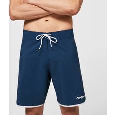 Oakley Swimwear Oakley Men's Solid Crest 19 Boardshort