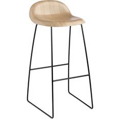 GUBI Barstoler GUBI 3D Bar Stool Oak Tre Farget Barstol