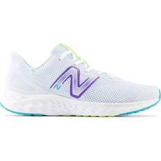 Sportschuhe New Balance Kinder Fresh Foam Arishi v4 in Blau/Weiß Mesh, Größe