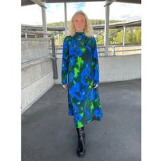 Millie, 1854 Matte Silk Midi Kjoler hos Magasin Frosted Floral Night