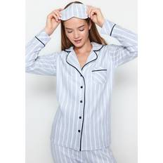 Stoff Schlafanzüge Trendyol Collection Blau gestreiftes Paspel-Strickpyjama-Set mit detaillierten Details THMAW22PT0360