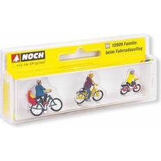 Family on a Bike Trip 1:87
