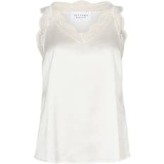 Sisters Point Slim Fitted Satin Vest - Cream