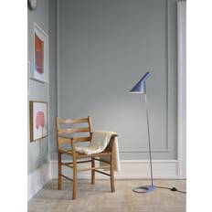 Louis Poulsen Vloerlampen Louis Poulsen AJ Vloerlamp Dusty Blue 27.5 x 130 cm