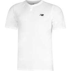 New Balance T-Shirts New Balance Herren Tournament Top in Weiß Poly Knit, Größe