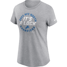 Detroit Lions T-shirts Nike Detroit Lions 2023 NFC North Champions Trophy Collection Women's NFL T-Shirt in Grey, NPAF06G9SZ-KTR