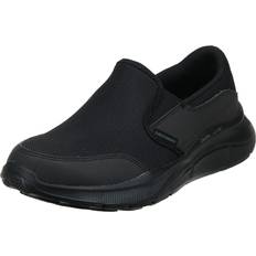 Skechers Relaxed Fit Equalizer 5.0 Negro - Vegan