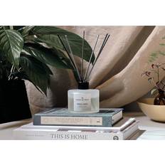 Made by Zen Fresh Linen Luxury Reed Diffuser