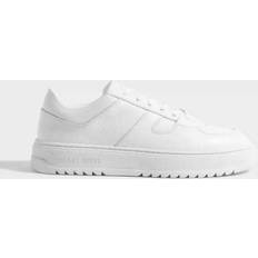 Sneaky Steve Faraway Low U Lave White