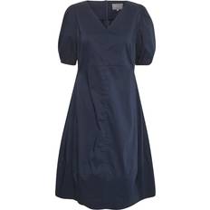 CULTURE Dame Kjoler CULTURE Cuantoinett SS Dress Kvinde Kjoler hos Magasin Blue Iris