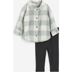 H&M Other Sets H&M Baby Green 2-piece shirt and leggings set 12-18M