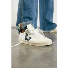 Veja Campo Sneakers in Extra White/Black