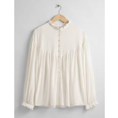 & Other Stories Blouses & Other Stories Oversized-Bluse mit Rüschen Creme, Blusen in Größe XS. Farbe: Cream