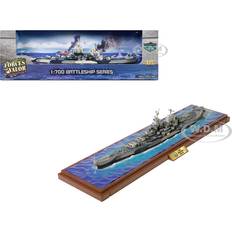 Scale Models & Model Kits Forces of Valor USS Missouri BB-63 Iowa-class Battleship "Battle of Okinawa" 1945 United States Navy Waterline Edition "Battleship" Series 1/700 Diecast Model